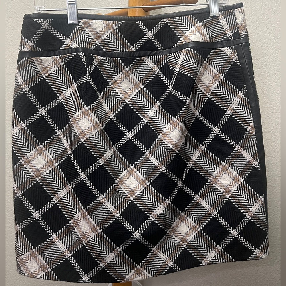White House Black Market Skirt Size 6